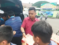 Menebar Senyum Selepas Sholat: Hangatnya Aksi Jum’at Berkah BRI BO Cibinong di Masjid Al-Ishlah