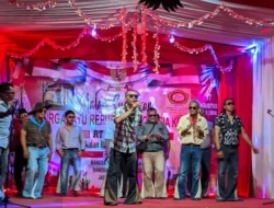 Aksi Panitia Bertema 70’s Hingga Cosplay KDM Bikin Malam Syukuran Kemerdekaan di Cibuluh Super Meriah